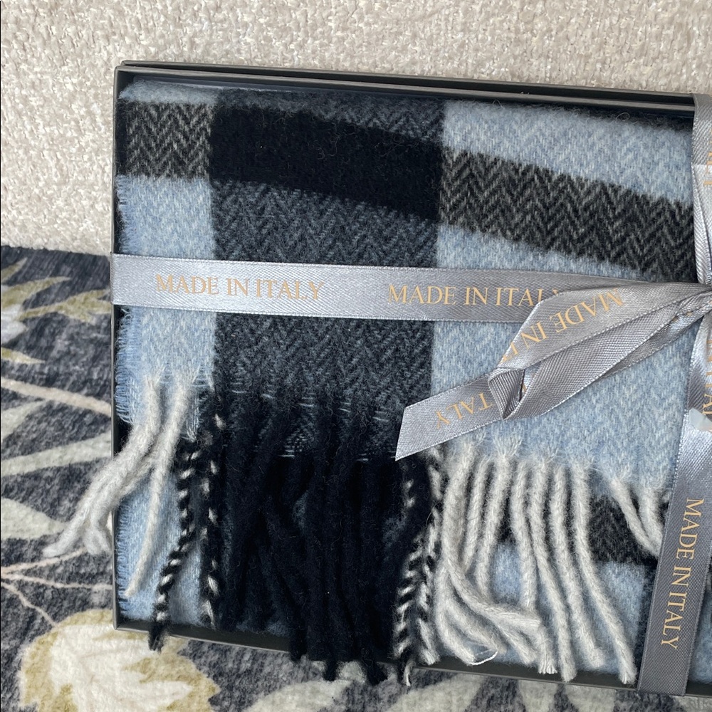 C.B.M. Made in Italy Wool Scarf - Blue & Black Plaid Scarf NWT - Picture 3 of 11